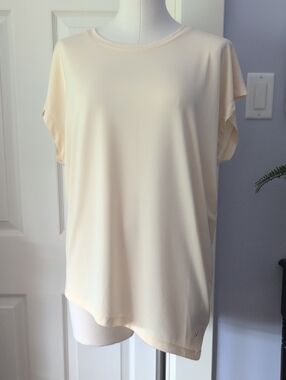 Women's Butter Yellow Indyeva Short Sleeve Top With Asymmetrical Hem